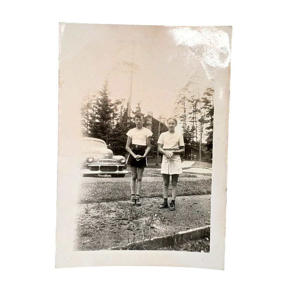 Vtg Siblings Posing on Vacation Original Monochrome Photo 1946 Found Snapshot